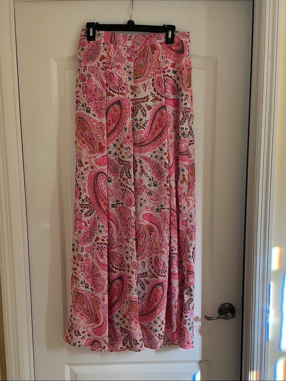 Fashion Nova Pink Paisley Print pants